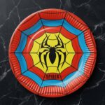 Spider-Man Temalı 23 cm Karton Tabak 8'li Paket