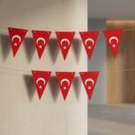 Ay Yıldızlı Kırmızı Üçgen Flama Süsleme Seti
