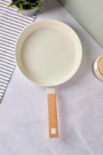 PEROTTİ CookWood Beige İndüksiyon Tabanlı Ahşap Saplı Seramik Tava 24 cm - Görsel 2
