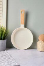 Perotti CookWood Beige İndüksiyon Tabanlı Ahşap Saplı Seramik Tava 20 cm - Görsel 3