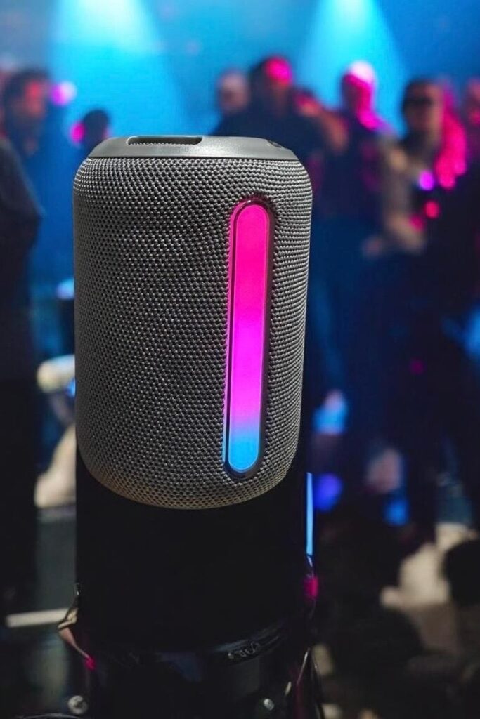 Everton RT-341 RGB Işıklı Taşınabilir Bluetooth Hoparlör USB FM Destekli
