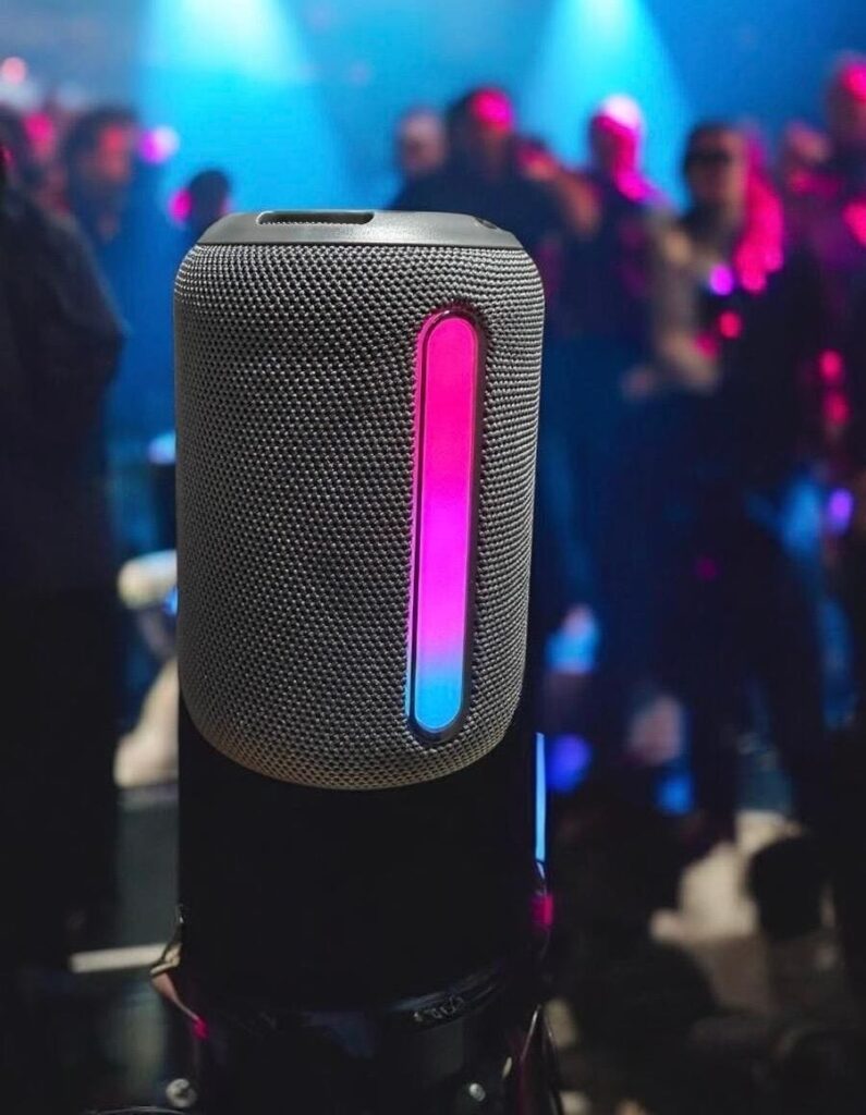 Everton RT-341 RGB Işıklı Taşınabilir Bluetooth Hoparlör USB FM Destekli