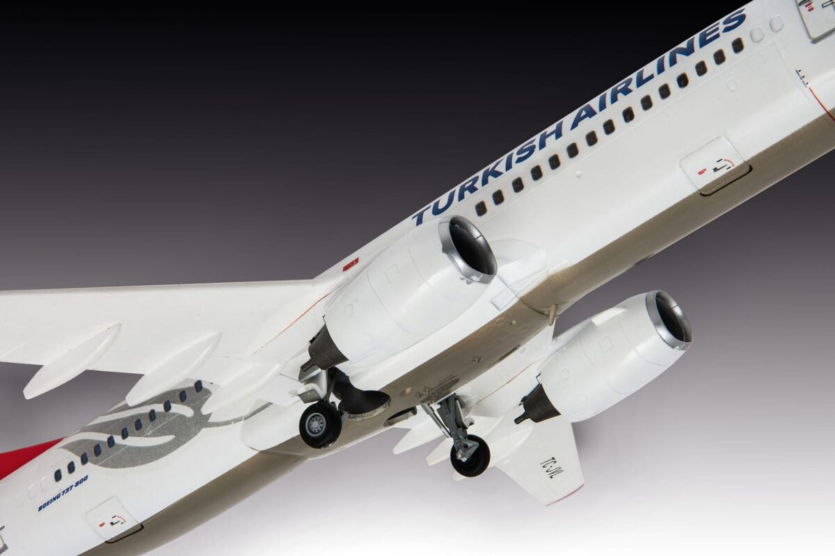 Revell Türk Hava Yolları Boeing 737-800 Model Uçak Seti 1:144 Ölçek