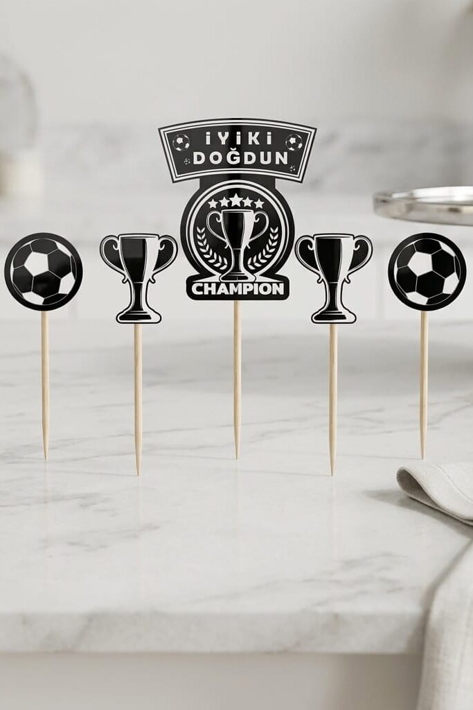 Champion Temalı İyiki Doğdun Cupcake ve Pasta Süsü Siyah Beyaz